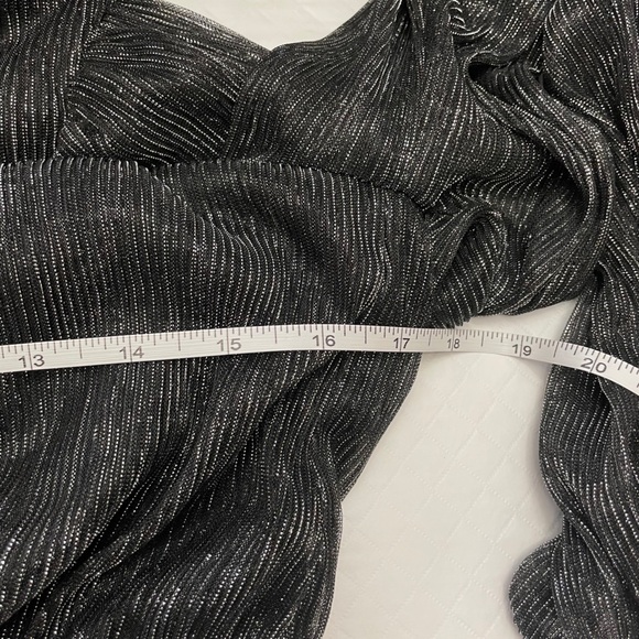 Elegant Black Women's Top - Picture 6 of 9